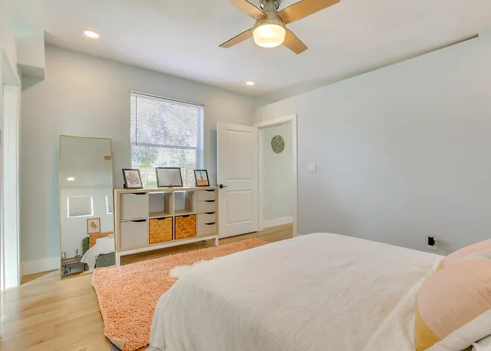 4 Mi To Dtwn Phx: Couples Escape W/ Shared Patio *